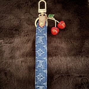 LV Cherry Key Charm/Chain